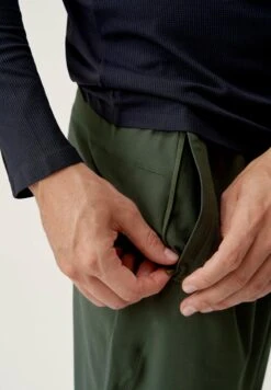 Born Living Yoga OKAVANGO - Jogginghose - Verde Oscuro 12 Born Living Yoga OKAVANGO - Jogginghose - Verde Oscuro -Born Living Yoga Verkäufe 1fdee7f53ac9469b97a4a8b35301d7e6