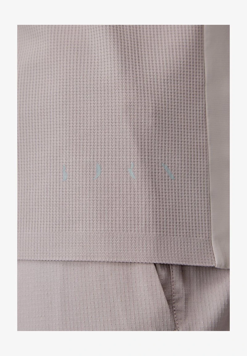 Born Living Yoga NIGER - T-Shirt Basic - Chalk 7 Born Living Yoga NIGER - T-Shirt Basic - Chalk – Bild 5