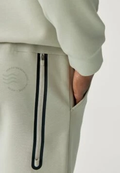 Born Living Yoga YANGTSE RIVER STONE - Kurze Sporthose - River Stone -Born Living Yoga Verkäufe 2bf500b37fb54c4cad7aced9b65551ca