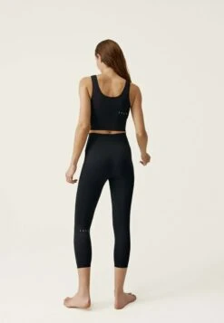 Born Living Yoga KITANDA - Sport-BH Mit Mittlerer Stützkraft - Black -Born Living Yoga Verkäufe 32440d8bb8fa40c6ba6f272816f54f48