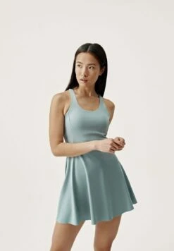 Born Living Yoga GARROS - Sportkleid - Verde