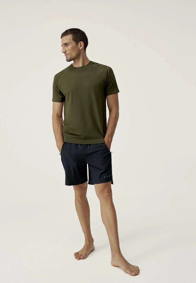 Born Living Yoga NATRON - Shorts - Black 4 Born Living Yoga NATRON - Shorts - Black – Bild 2