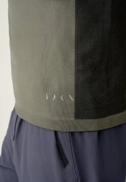 Born Living Yoga KILUX - Langarmshirt - Verde Oscuro -Born Living Yoga Verkäufe 5e1a3c7207f34eefbb413042003ed256