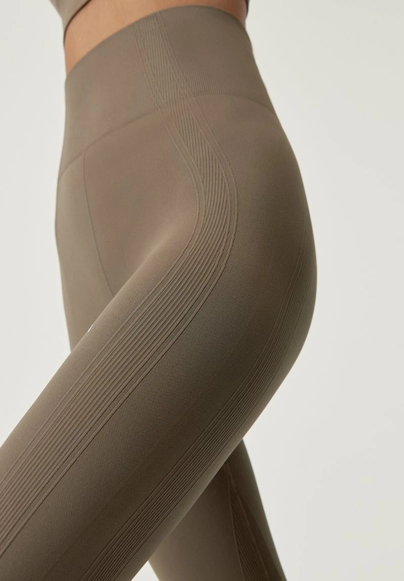 Born Living Yoga ZINA - Tights - Fossil 5 Born Living Yoga ZINA - Tights - Fossil – Bild 3