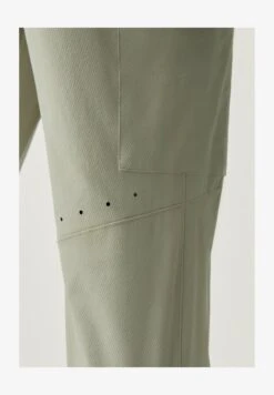 Born Living Yoga MINHO RIVER - Cargohose - Stone -Born Living Yoga Verkäufe 75c3c6501c484346a8132ea4b6720cbb