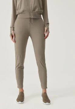 Born Living Yoga JOGGER AIRLA FOSSIL - Jogginghose - Fossil