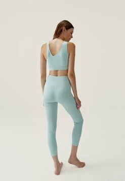 Born Living Yoga Sport-BH Mit Mittlerer Stützkraft - Azul Claro -Born Living Yoga Verkäufe 84900b3a48724d28ad82aabf97451839