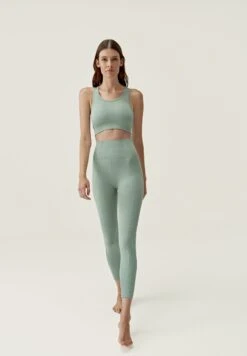 Born Living Yoga NILAY - Tights - Verde 12 Born Living Yoga NILAY - Tights - Verde -Born Living Yoga Verkäufe 8521c63780e54d2ba98cc8f7b08d0706 1