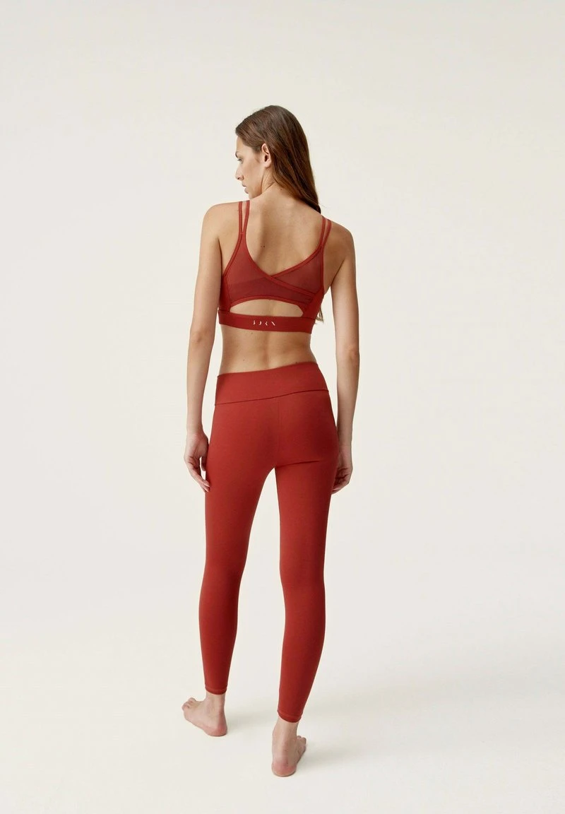 Born Living Yoga NIDRA - Tights - Rojo 5 Born Living Yoga NIDRA - Tights - Rojo – Bild 3