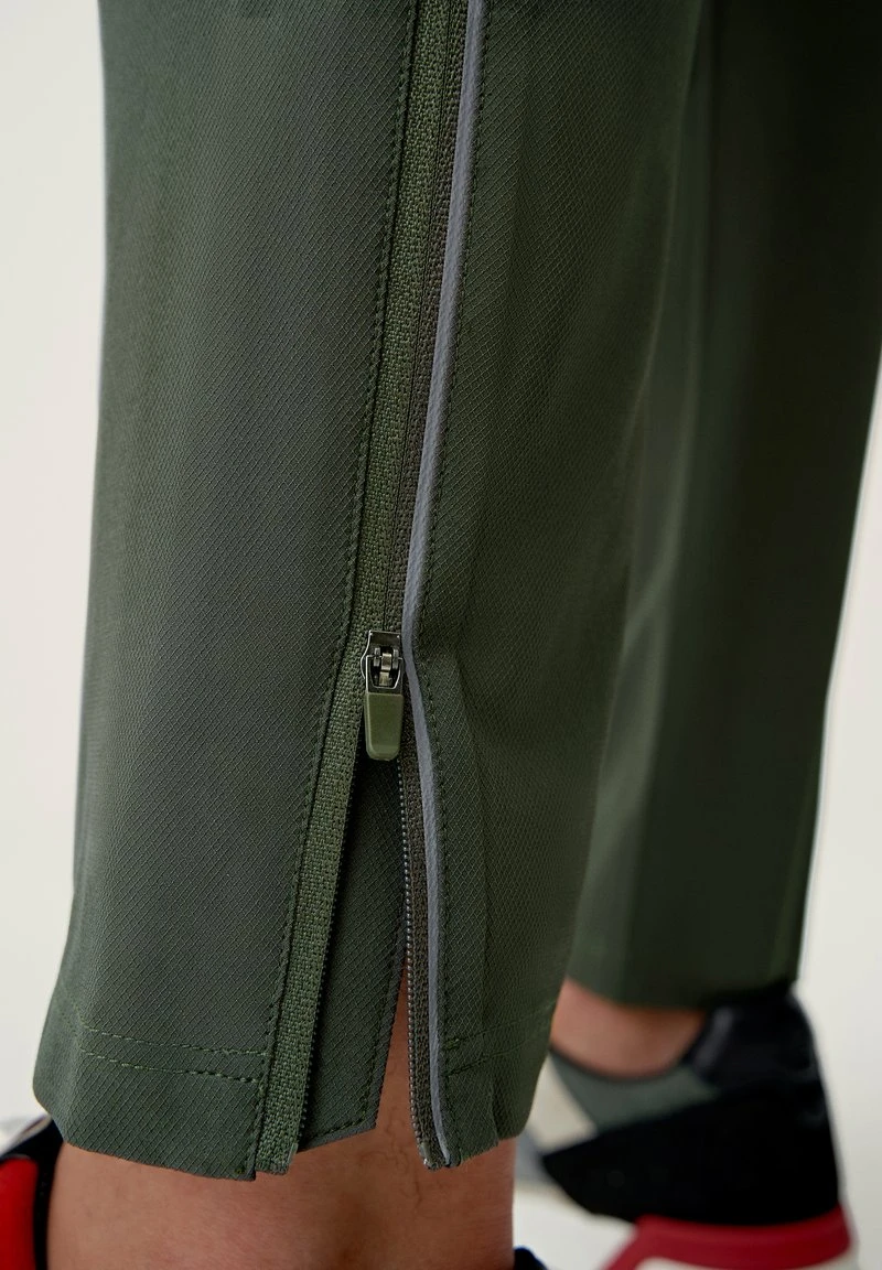 Born Living Yoga OKAVANGO - Jogginghose - Verde Oscuro 8 Born Living Yoga OKAVANGO - Jogginghose - Verde Oscuro – Bild 6