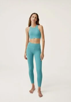 Born Living Yoga ASURA - Sport-BH Mit Starker Stützkraft - Azul Claro 13 Born Living Yoga ASURA - Sport-BH Mit Starker Stützkraft - Azul Claro -Born Living Yoga Verkäufe 8743544465d946a48ec4665bbb17d522 1