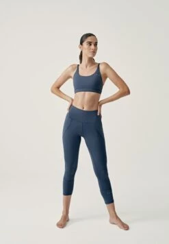 Born Living Yoga SHIVA - Bustier - Gris Oscuro 9 Born Living Yoga SHIVA - Bustier - Gris Oscuro -Born Living Yoga Verkäufe 8804aa9686c243348bda73bdff139522 1