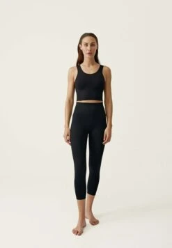 Born Living Yoga KITANDA - Sport-BH Mit Mittlerer Stützkraft - Black -Born Living Yoga Verkäufe 8967bf2da3f34669b47c8454a67d403f