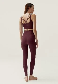 Born Living Yoga NAISHA - Sport-BH Mit Mittlerer Stützkraft - Burdeos -Born Living Yoga Verkäufe 8ba307b255f748f0a3a08e95f76b8b6e