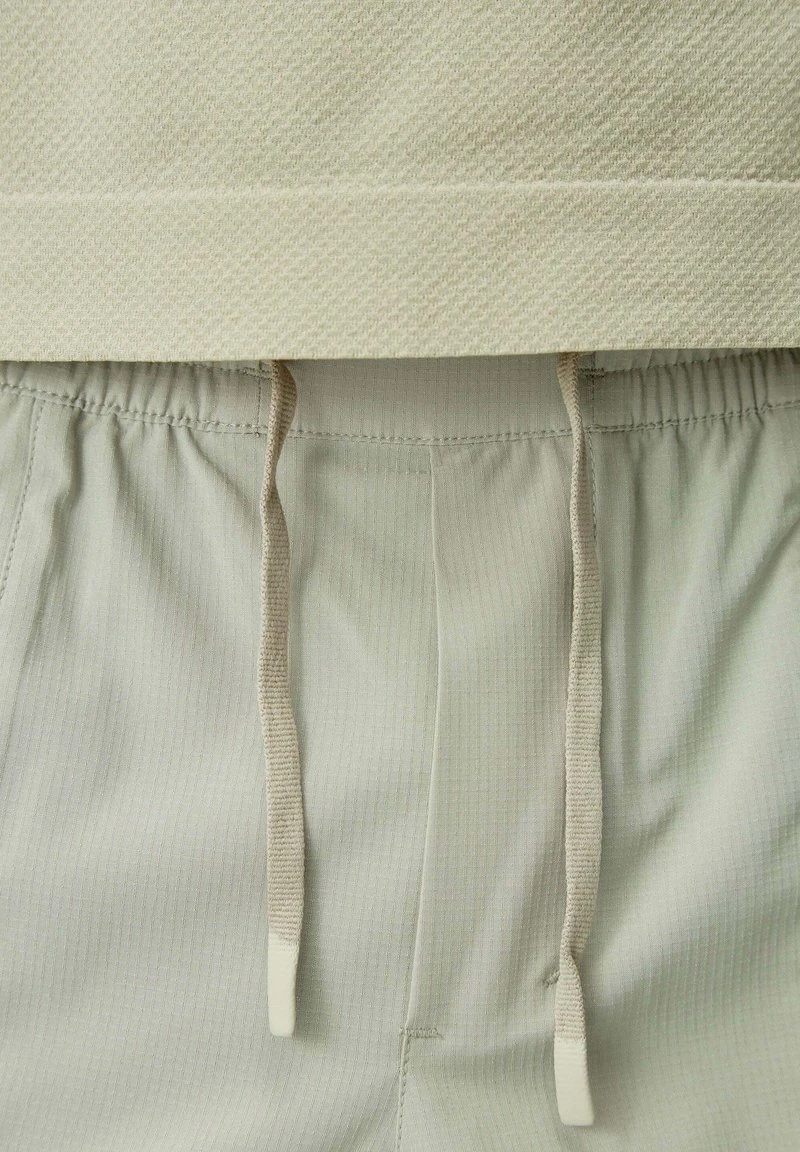 Born Living Yoga RHEIN - Kurze Sporthose - Beige 8 Born Living Yoga RHEIN - Kurze Sporthose - Beige – Bild 6