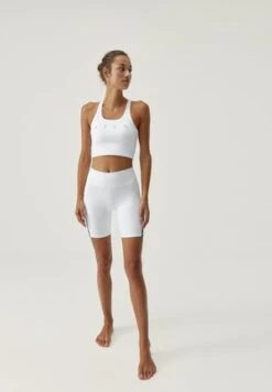 Born Living Yoga BIKILA - Kurze Sporthose - White -Born Living Yoga Verkäufe b1bbc610a63d44d697b4f9567839f7a0 2