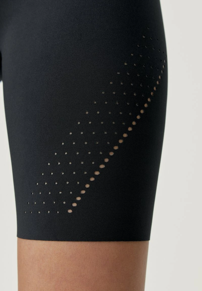 Born Living Yoga SOATA - Tights - Black 6 Born Living Yoga SOATA - Tights - Black – Bild 4