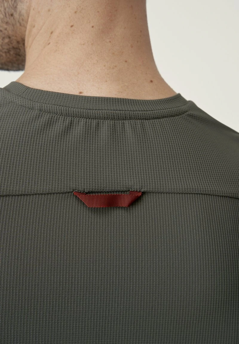 Born Living Yoga NEKONG - Langarmshirt - Verde Oscuro 5 Born Living Yoga NEKONG - Langarmshirt - Verde Oscuro – Bild 3