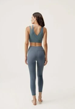 Born Living Yoga GAIA - Sport-BH Mit Mittlerer Stützkraft - Gris Oscuro -Born Living Yoga Verkäufe c75a2311c3c0485d95ad9e8f6425b33f