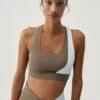 Born Living Yoga TOP CLEO - Sport-BH Mit Mittlerer Stützkraft - Fossil -Born Living Yoga Verkäufe e260ea4001be4883917575d77218a789