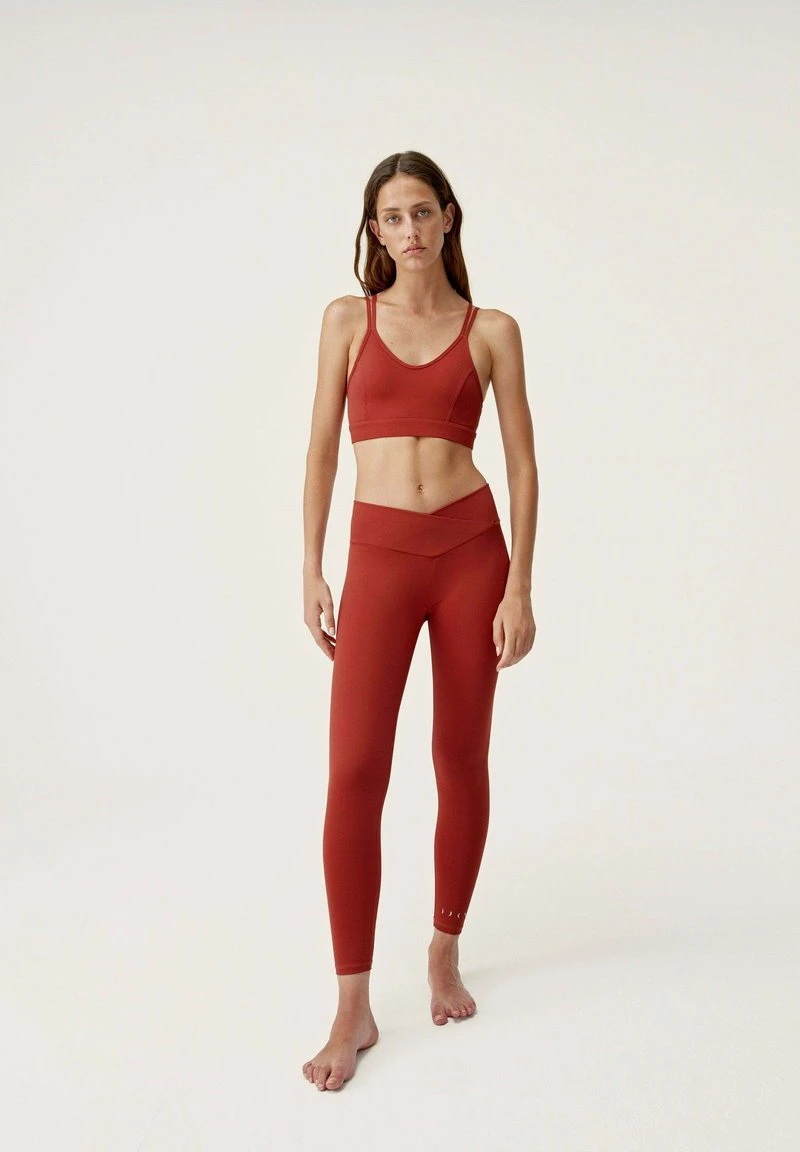 Born Living Yoga NIDRA - Tights - Rojo 4 Born Living Yoga NIDRA - Tights - Rojo – Bild 2