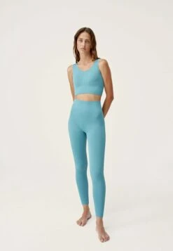 Born Living Yoga FLOW - Tights - Azul Claro -Born Living Yoga Verkäufe f6b070b7e11c4324b76cd1ec558fc461 2