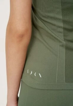 Born Living Yoga EDA - Top - Verde Oscuro 10 Born Living Yoga EDA - Top - Verde Oscuro -Born Living Yoga Verkäufe f837ca723193487abc53af4fb2317b2a