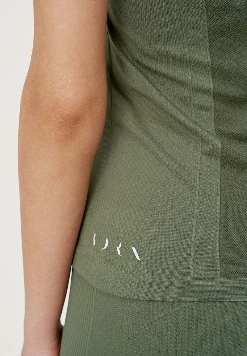 Born Living Yoga EDA - Top - Verde Oscuro 5 Born Living Yoga EDA - Top - Verde Oscuro – Bild 3